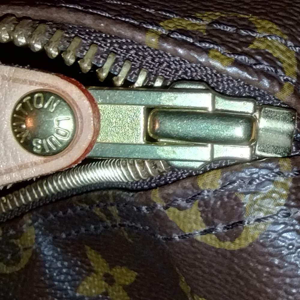 Classic Louis Vuitton Brown and Gold Monogram Speedy 35 Bag - Picture 10 of 14